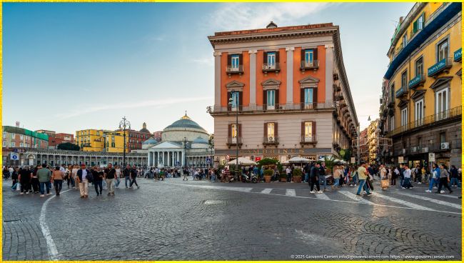 Vista urbana da Piazza San Ferdinando con Palazzo della Prefettura e San Francesco di Paola
