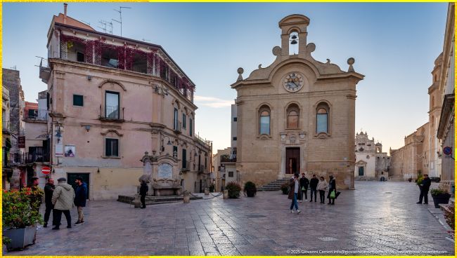 Vista della Chiesa del Purgatorio e Piazza Benedetto XIII a Gravina in Puglia