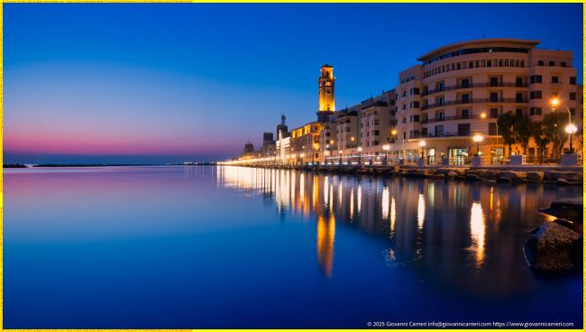 Vista del Lungomare Nazario Sauro e dei suoi Riflessi a Bari all'Aurora