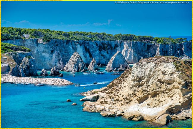I Pagliai, spettacolari faraglioni di San Domino nell’arcipelago delle Isole Tremiti